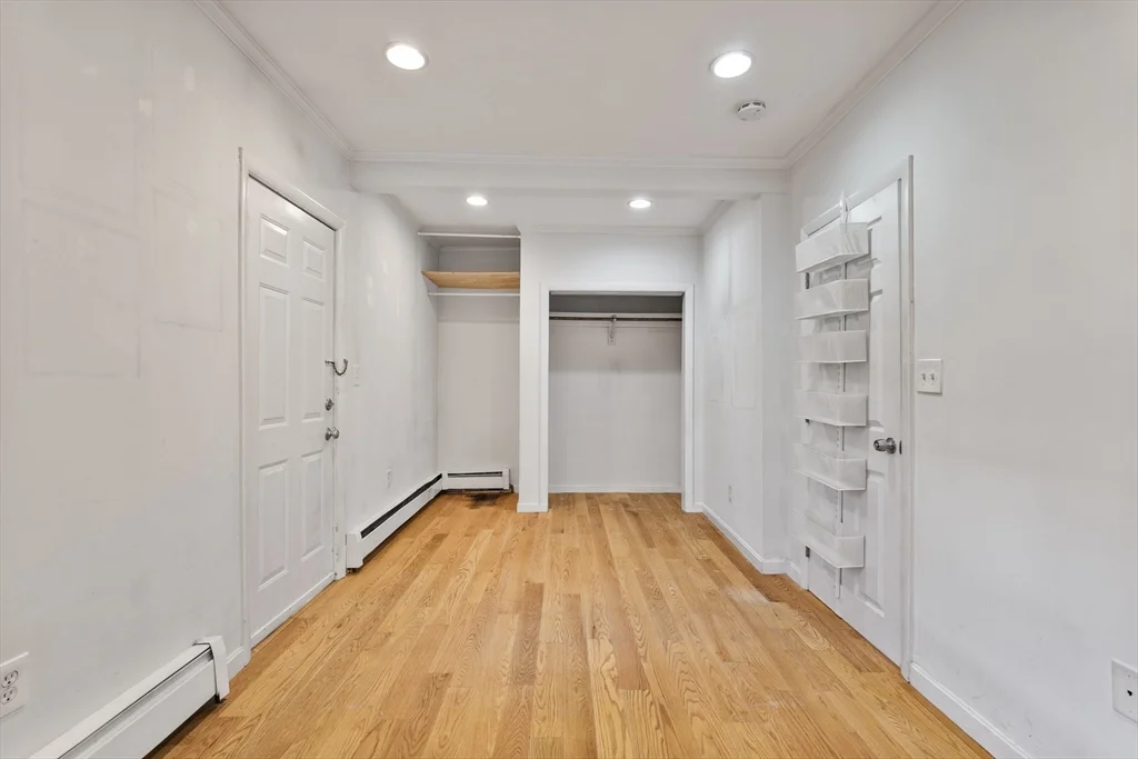 1 bed, 1 bath apartment for rent at 7 Burrill Pl Unit 1, South Boston — photo 5 of 7