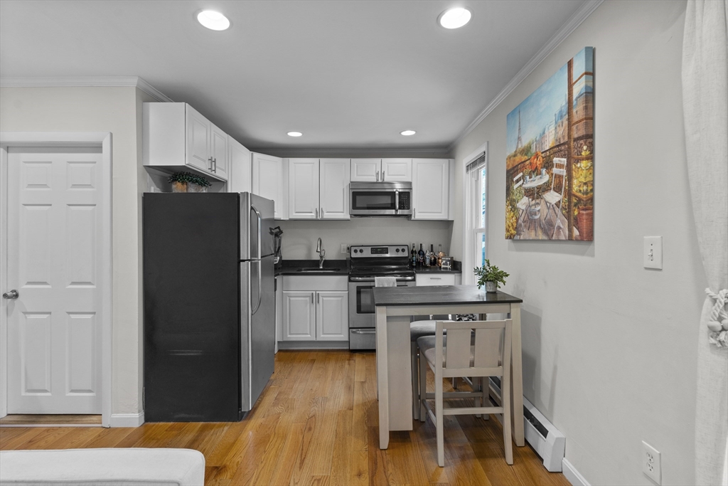 1 bed, 1 bath apartment for rent at 7 Burrill Pl Unit 2, South Boston
