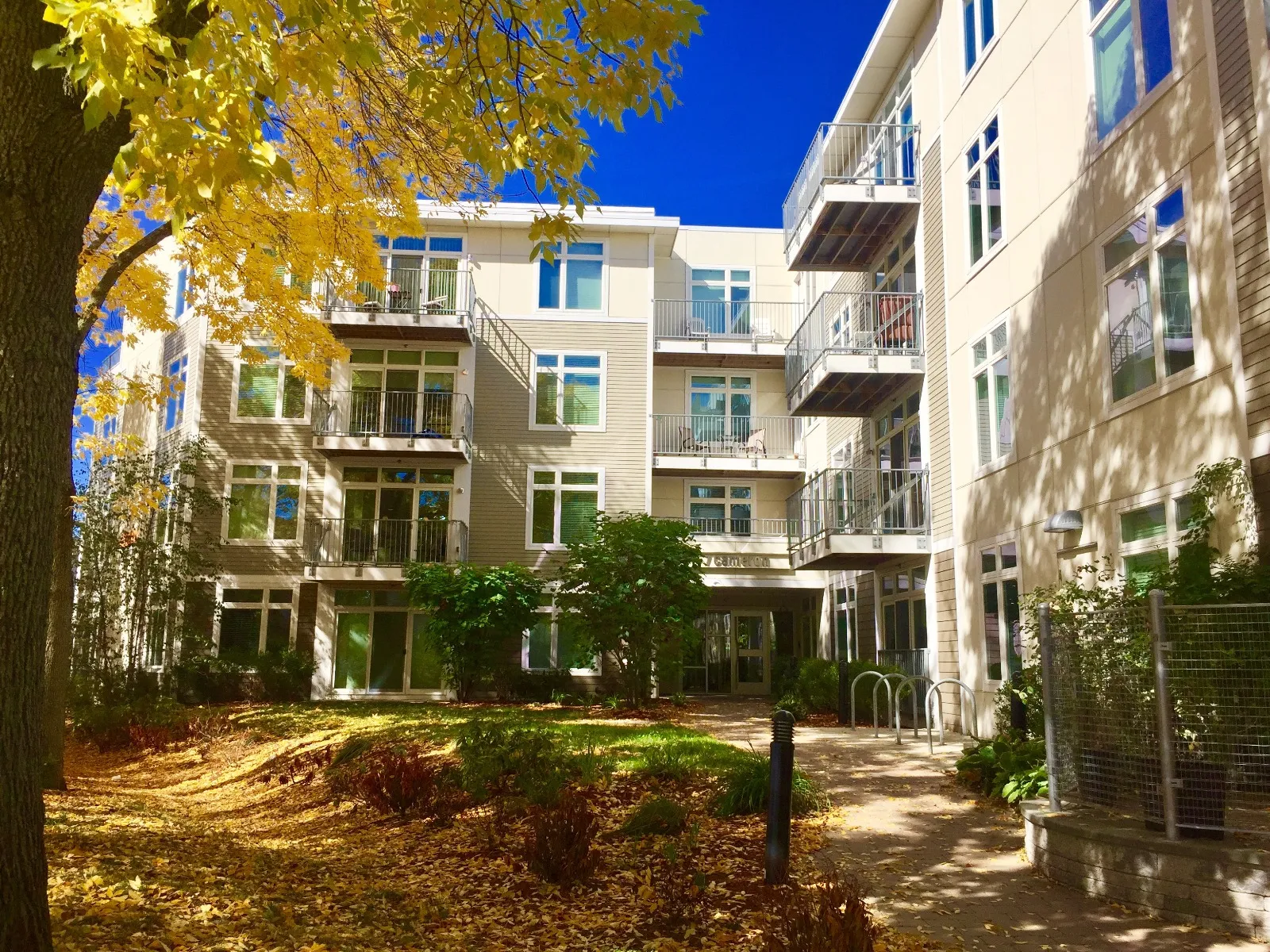 2 bed, 2 bath apartment for rent at 7 Cameron Ave Unit 210, North Cambridge — photo 4 of 17