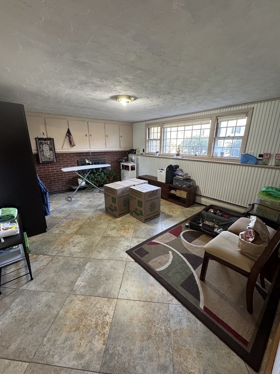 4 bed, 1 bath apartment for rent at 7 Canterbury, Woburn — photo 11 of 14