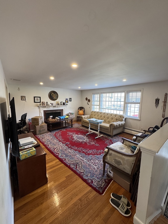 4 bed, 1 bath apartment for rent at 7 Canterbury, Woburn — photo 2 of 14
