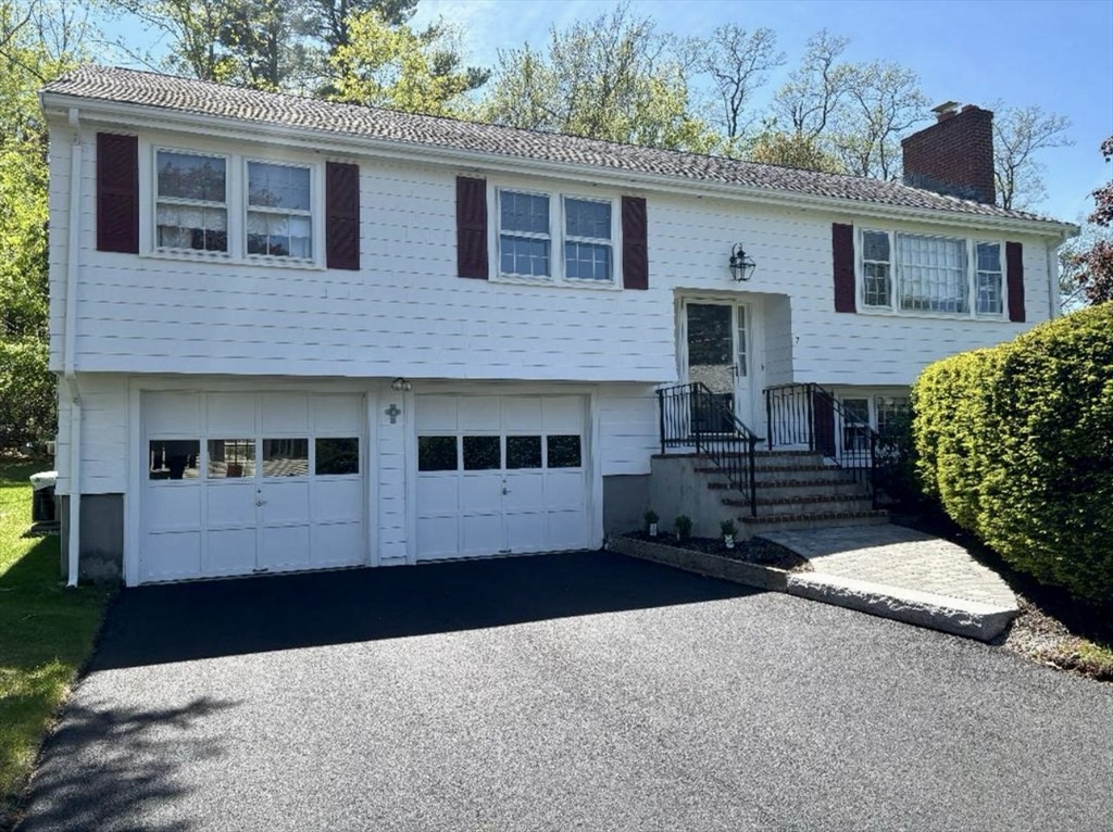 4 bed, 1 bath apartment for rent at 7 Canterbury, Woburn — photo 1 of 14