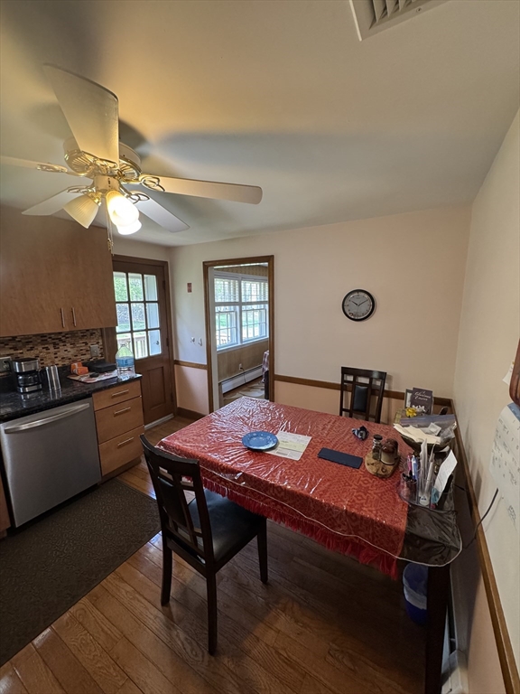 4 bed, 1 bath apartment for rent at 7 Canterbury, Woburn — photo 4 of 14