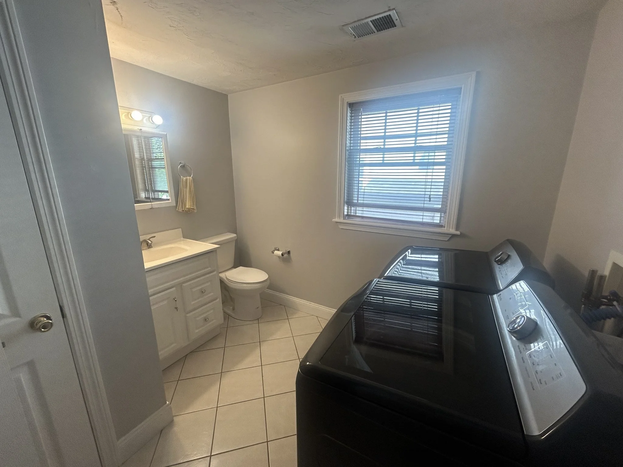 3 bed, 2 bath apartment for rent at 7 Carlford Rd, Jamaica Plain — photo 10 of 19
