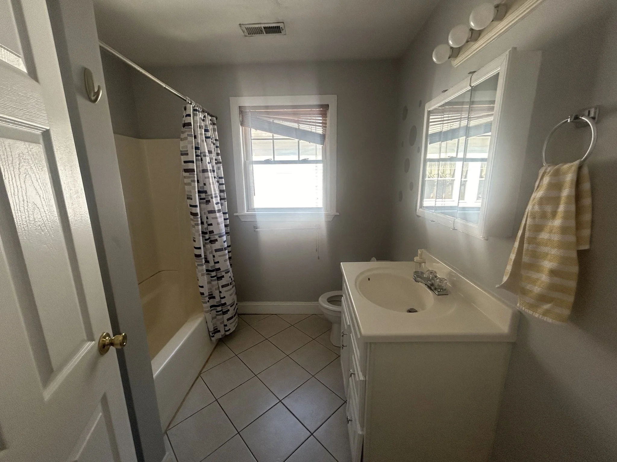 3 bed, 2 bath apartment for rent at 7 Carlford Rd, Jamaica Plain — photo 18 of 19