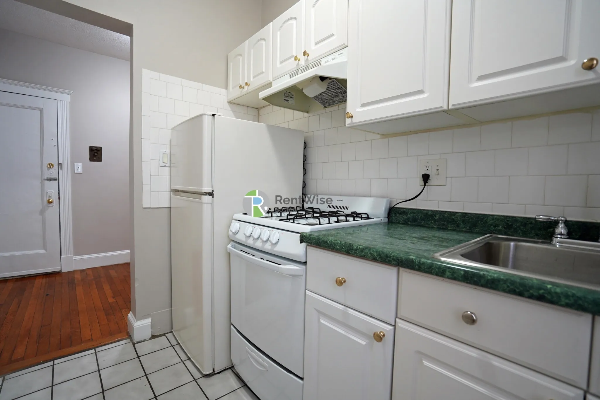1 bed, 1 bath apartment for rent at 7 Carol Ave Unit 1, Brighton — photo 9 of 17