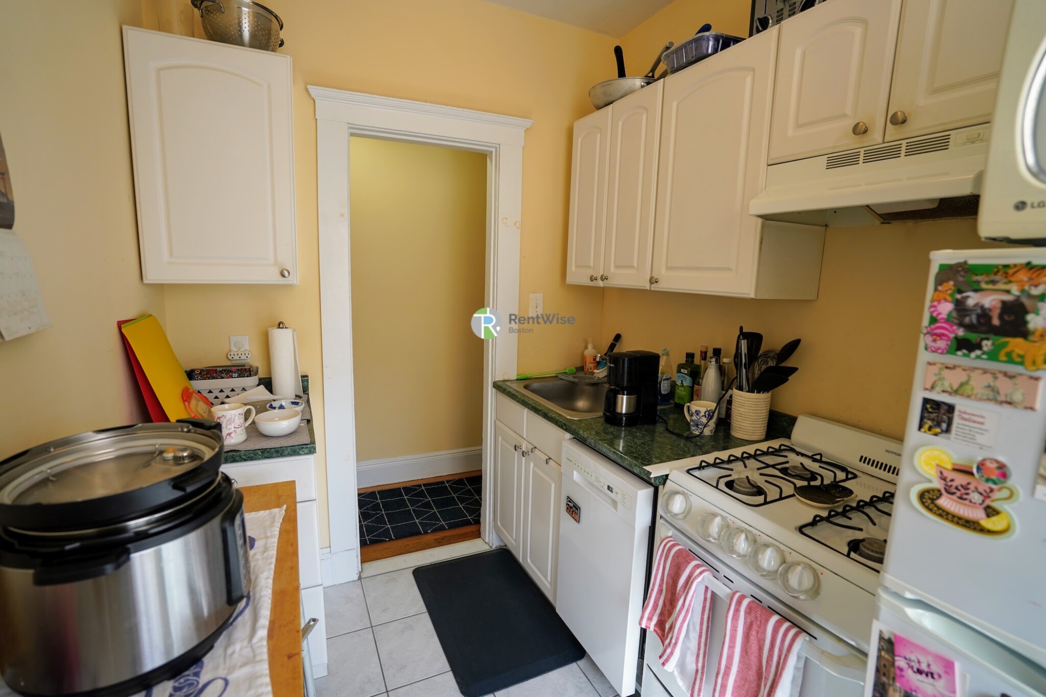 2 bed, 1 bath apartment for rent at 7 Carol Ave Unit 12, Brighton — photo 8 of 19