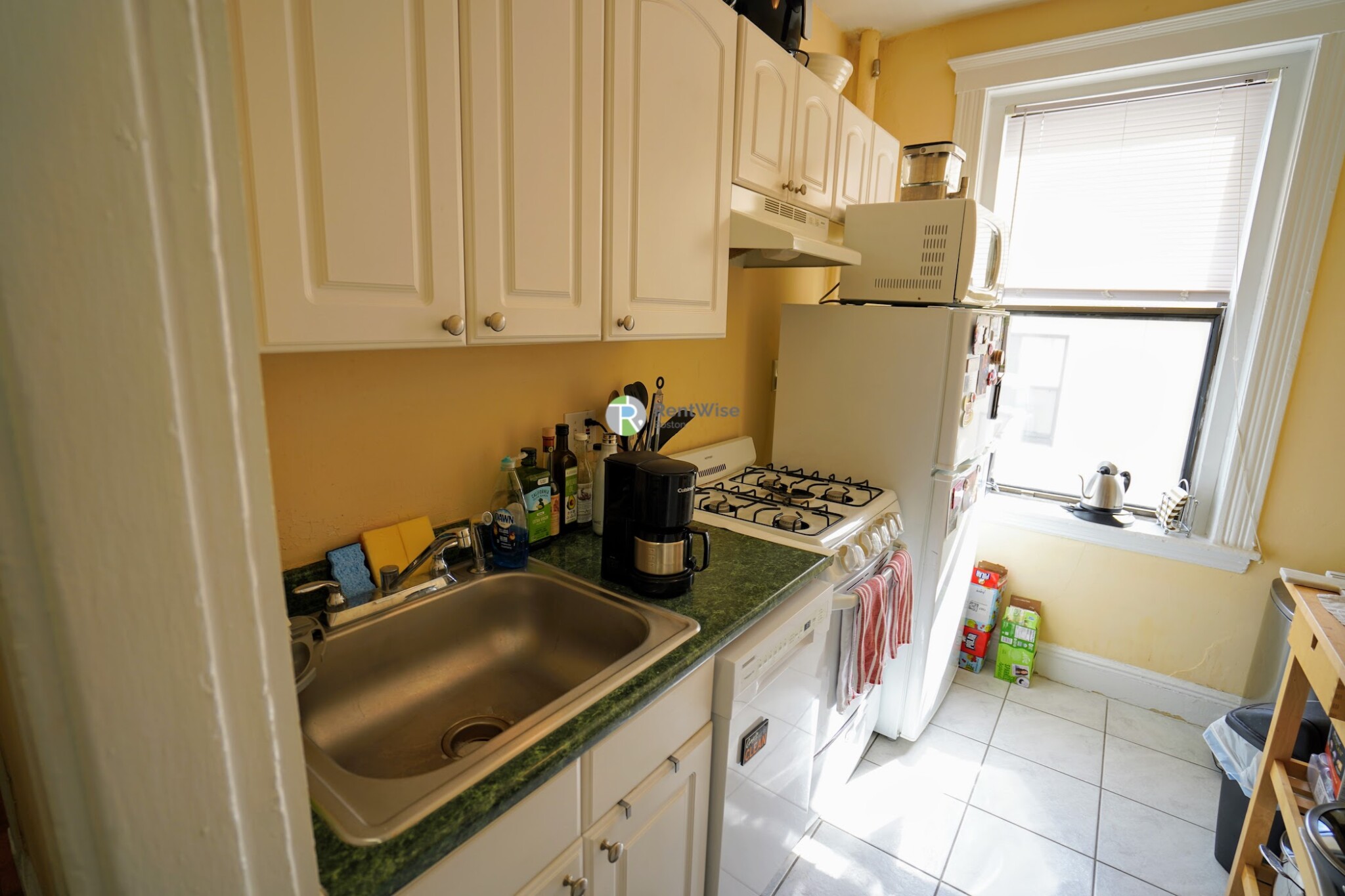 2 bed, 1 bath apartment for rent at 7 Carol Ave Unit 12, Brighton — photo 10 of 19