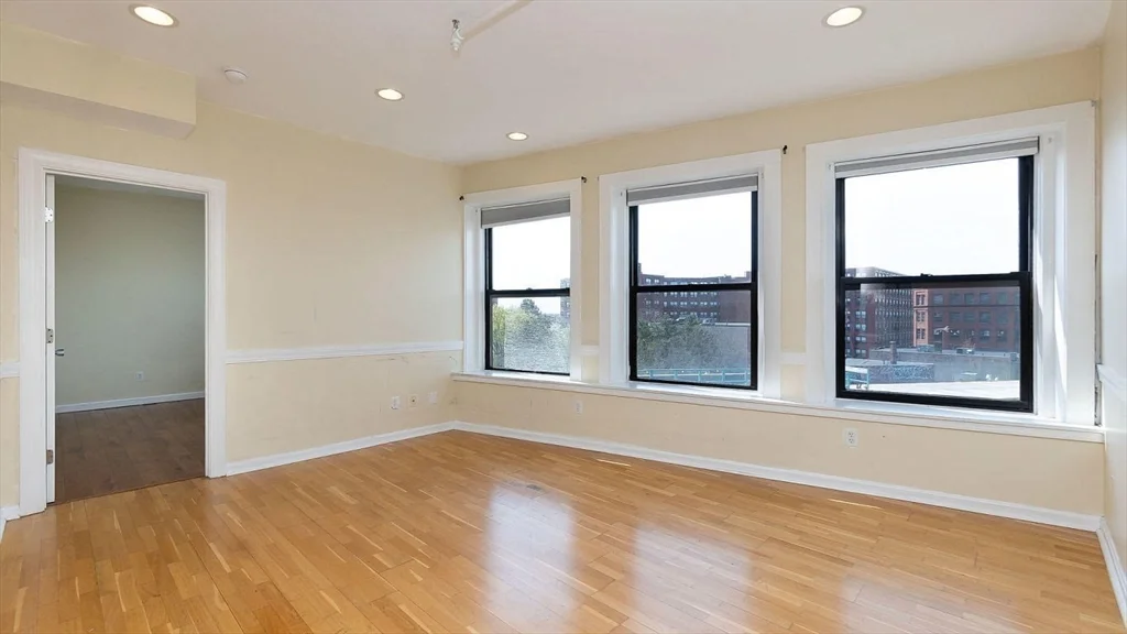 2 bed, 1 bath apartment for rent at 7 Central Sq Unit 402, Lynn — photo 2 of 10