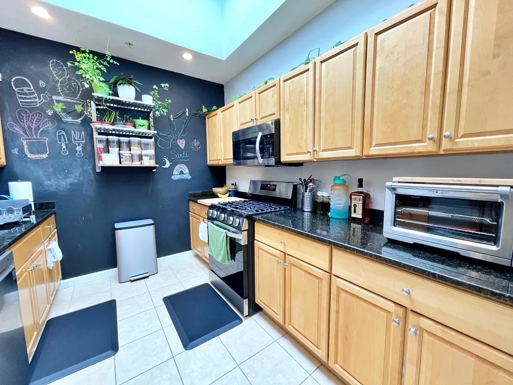 2 bed, 1 bath apartment for rent at 7 Central Sq Unit 504, Lynn — photo 7 of 13