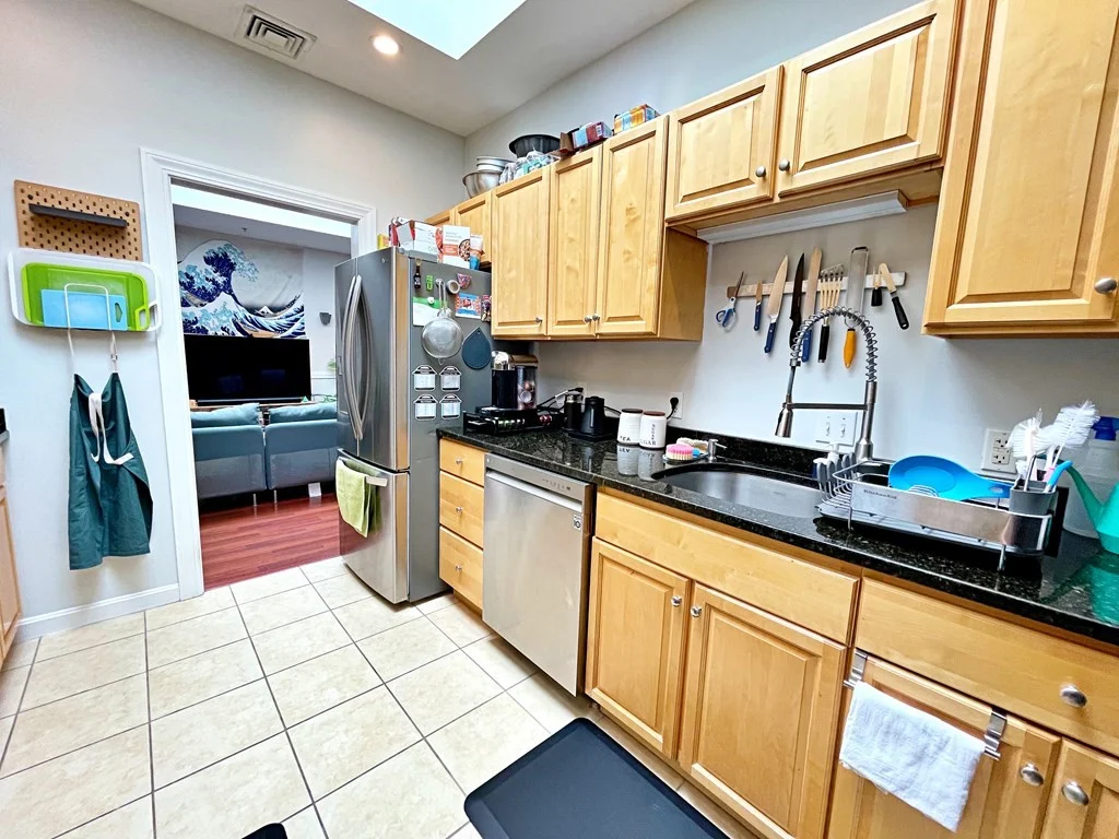 2 bed, 1 bath apartment for rent at 7 Central Sq Unit 504, Lynn — photo 8 of 13