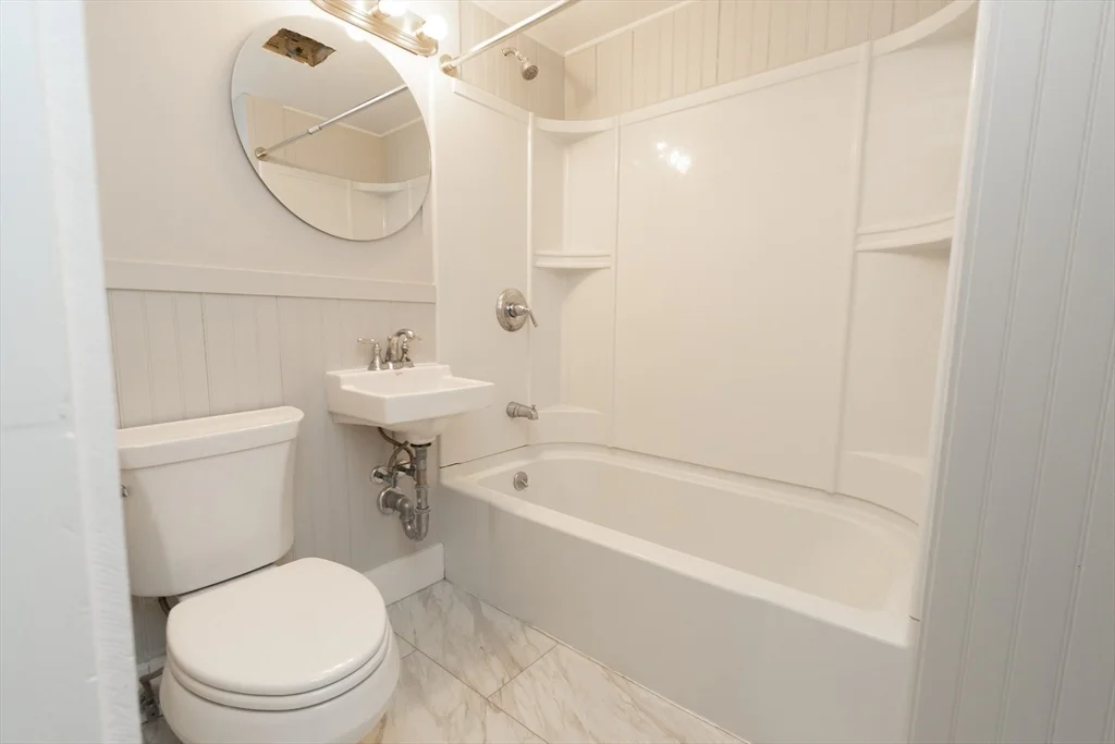 2 bed, 1 bath apartment for rent at 7 Central St Unit 2, Hudson — photo 8 of 22