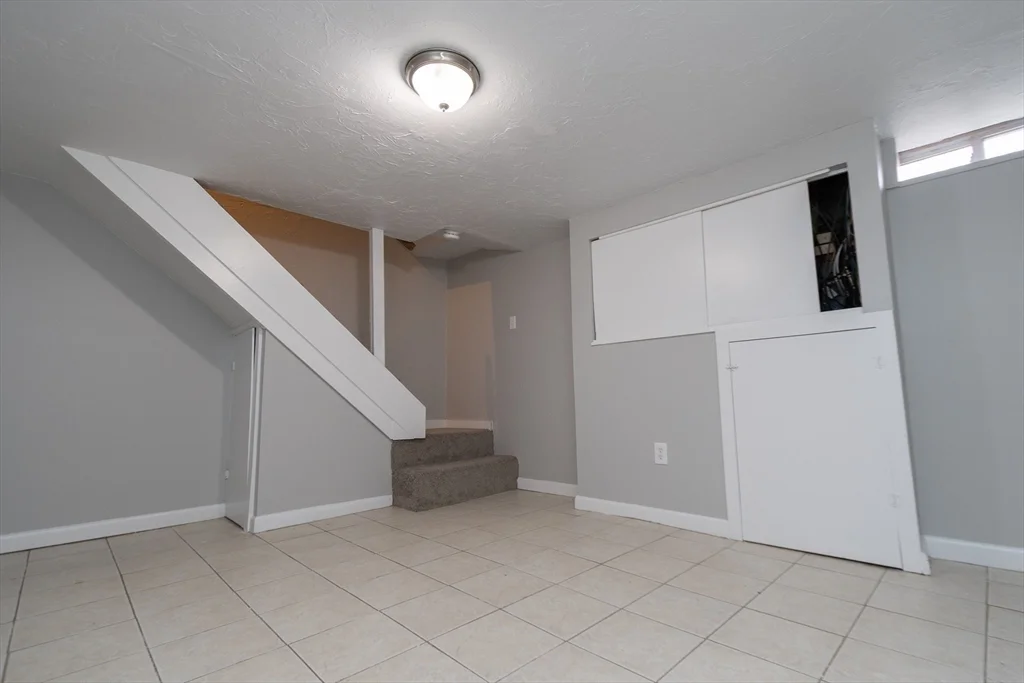 2 bed, 1 bath apartment for rent at 7 Central St Unit 2, Hudson — photo 21 of 22