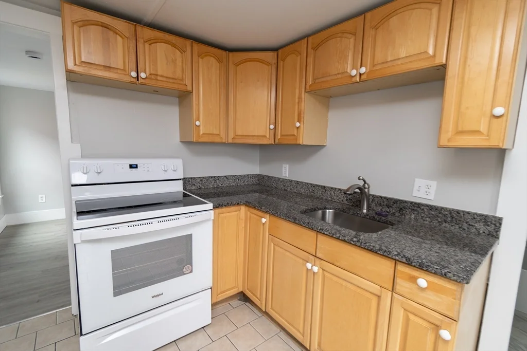 2 bed, 1 bath apartment for rent at 7 Central St Unit 2, Hudson — photo 6 of 22