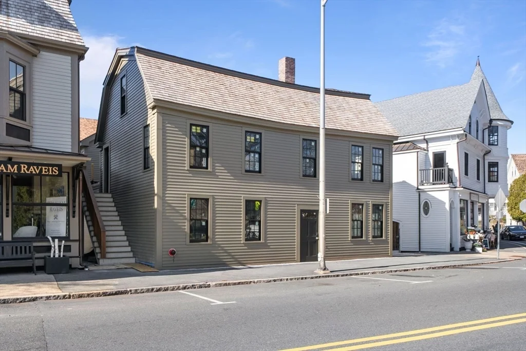 2 bed, 2 bath apartment for rent at 7 Central St Unit R2, Manchester — photo 8 of 14
