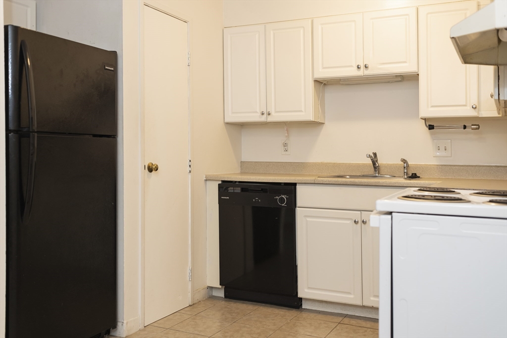 2 bed, 1 bath apartment for rent at 7 Chapel Hill Dr Unit 12, Plymouth — photo 4 of 16