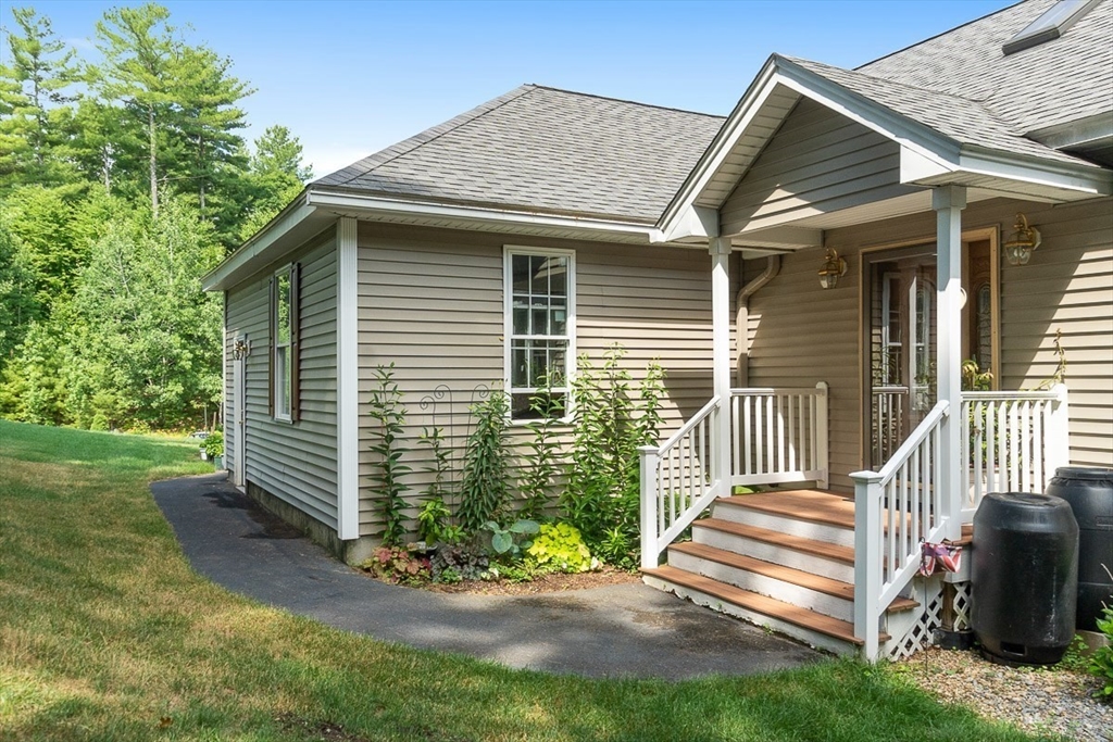 1 bed, 1 bath apartment for rent at 7 Charles Pl Unit A, Pepperell — photo 2 of 20