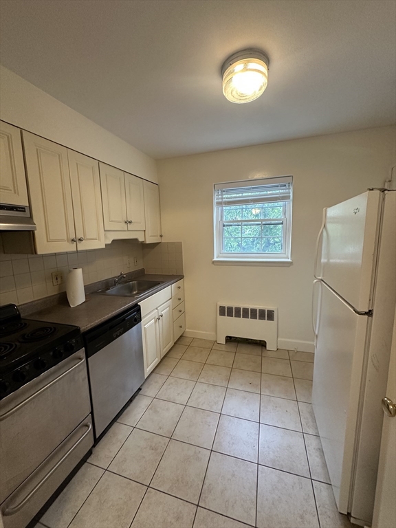 2 bed, 1 bath apartment for rent at 7 Charlesbank Rd Unit 4, Newton — photo 4 of 7