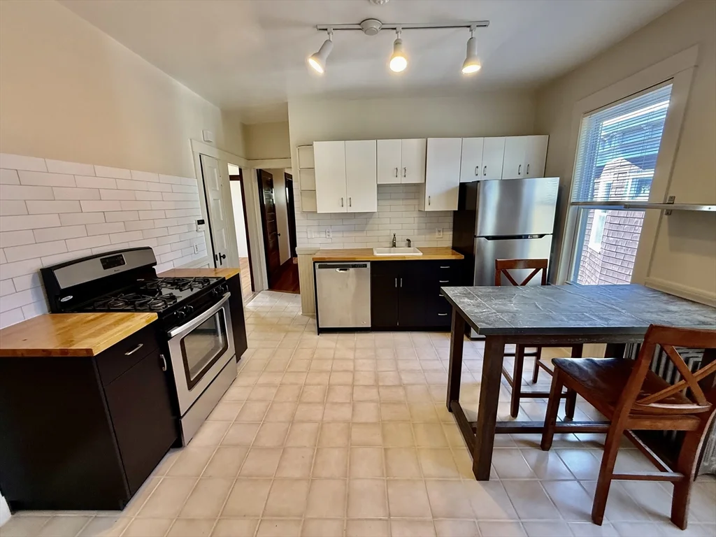 2 bed, 1 bath apartment for rent at 7 Chase Unit 3, Dorchester — photo 9 of 13