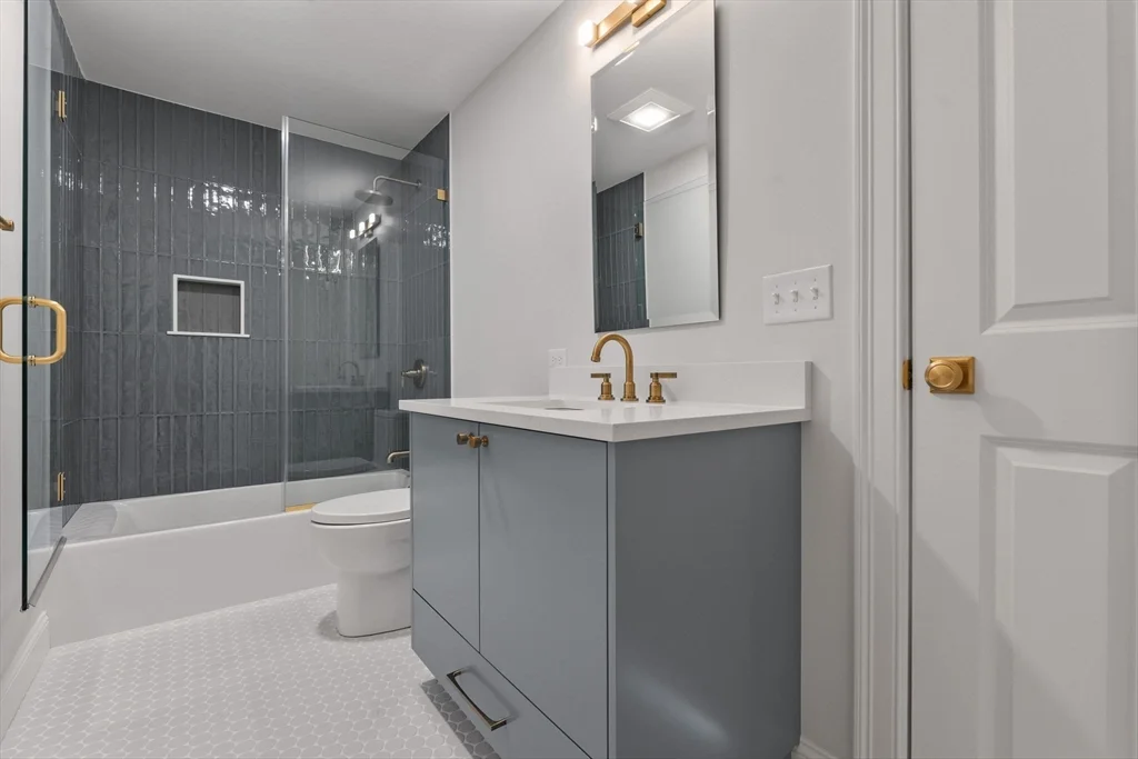 3 bed, 3 bath apartment for rent at 7 Chatham St Unit 7A, Watertown — photo 14 of 23
