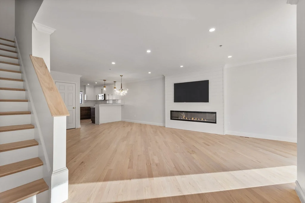 3 bed, 3 bath apartment for rent at 7 Chatham St Unit 7A, Watertown — photo 9 of 23