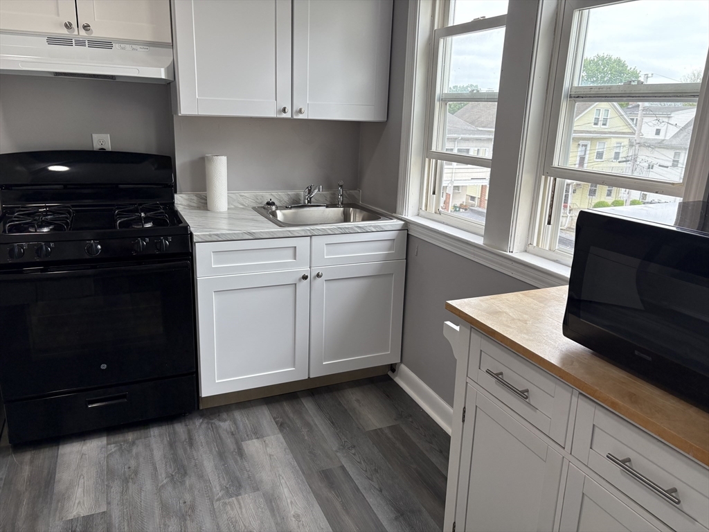 2 bed, 1 bath apartment for rent at 7 Chauncey Unit B, Watertown — photo 2 of 11