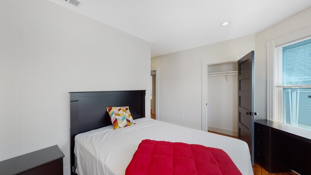 7 bed, 3 bath apartment for rent at 7 Chester Ave Unit 2, Waltham — photo 6 of 21