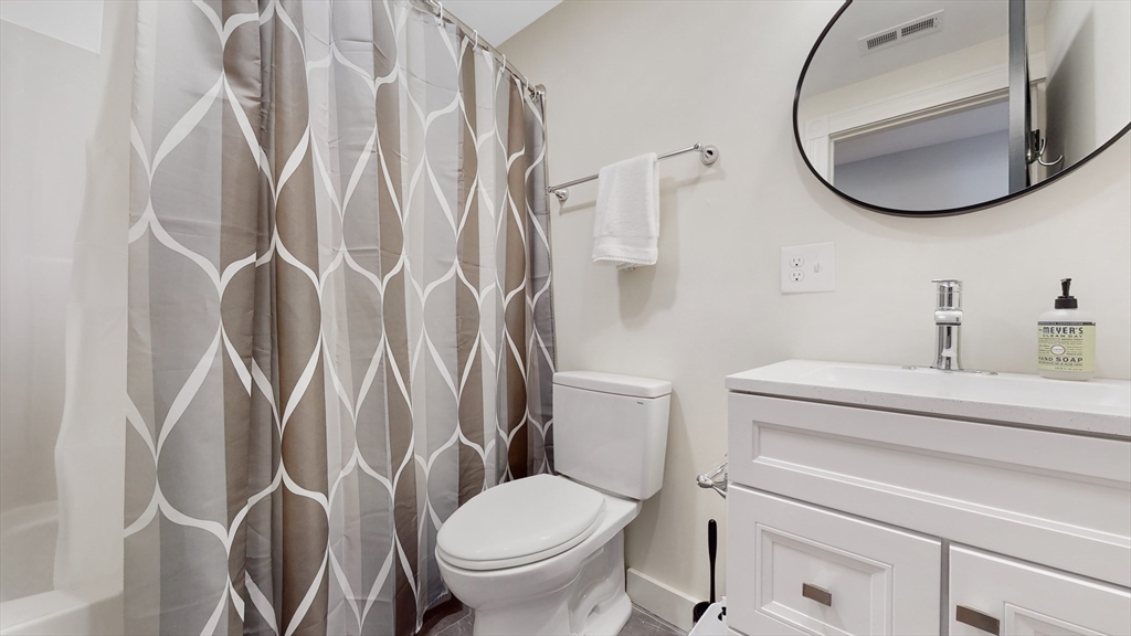 7 bed, 3 bath apartment for rent at 7 Chester Ave Unit 2, Waltham — photo 15 of 21