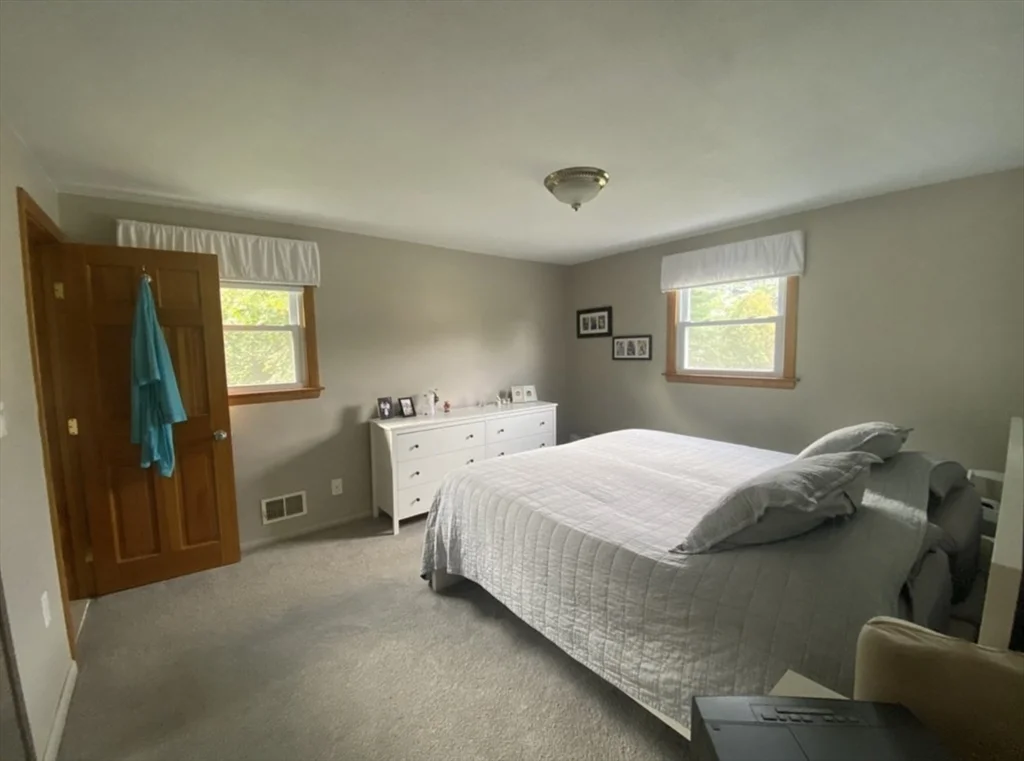 3 bed, 2 bath apartment for rent at 7 Cleveland Rd, Peabody — photo 10 of 23