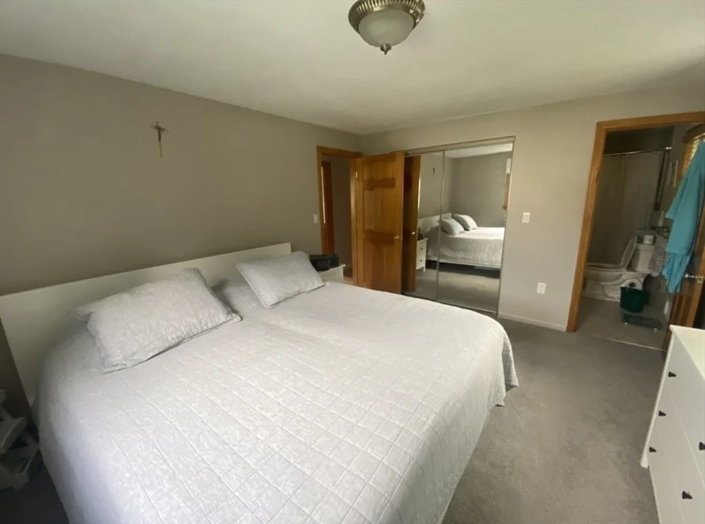 3 bed, 2 bath apartment for rent at 7 Cleveland Rd, Peabody — photo 11 of 23