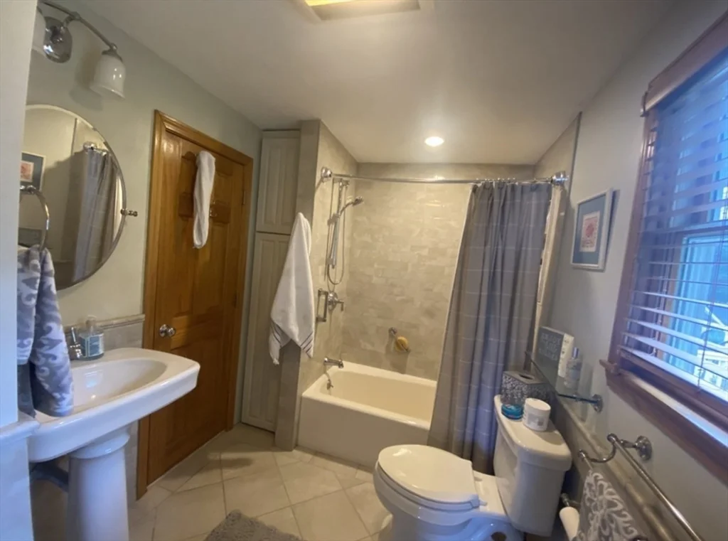 3 bed, 2 bath apartment for rent at 7 Cleveland Rd, Peabody — photo 8 of 23