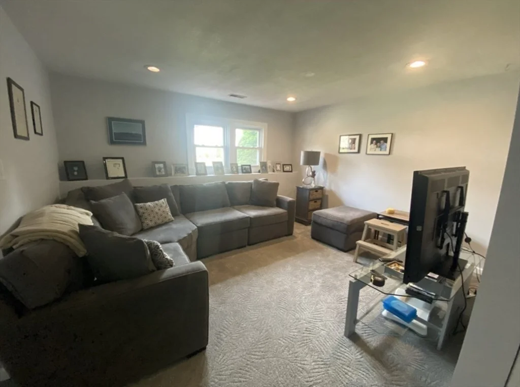 3 bed, 2 bath apartment for rent at 7 Cleveland Rd, Peabody — photo 13 of 23