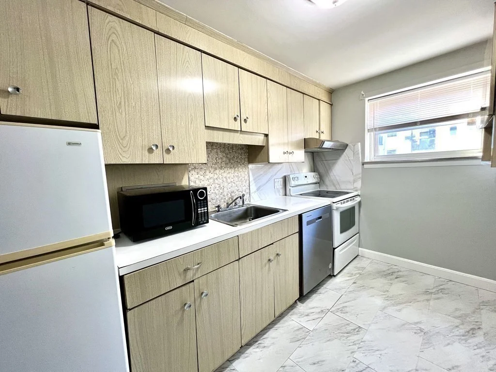 1 bed, 1 bath apartment for rent at 7 Commonwealth Ct Unit 16, Brighton — photo 10 of 12