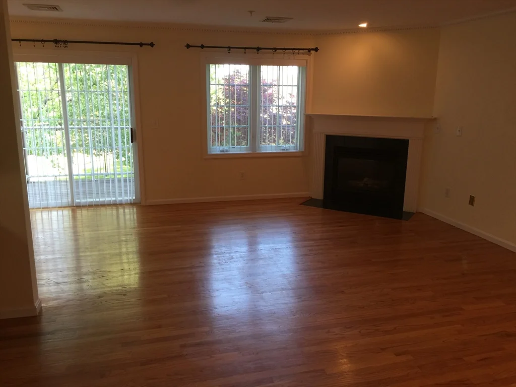 2 bed, 2 bath apartment for rent at 7 Conant Rd Unit 11, Winchester — photo 3 of 36