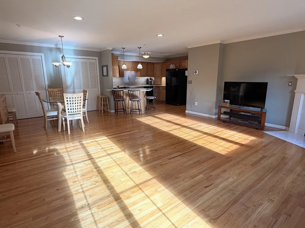 2 bed, 2 bath apartment for rent at 7 Conant Rd Unit 21, Winchester — photo 2 of 27