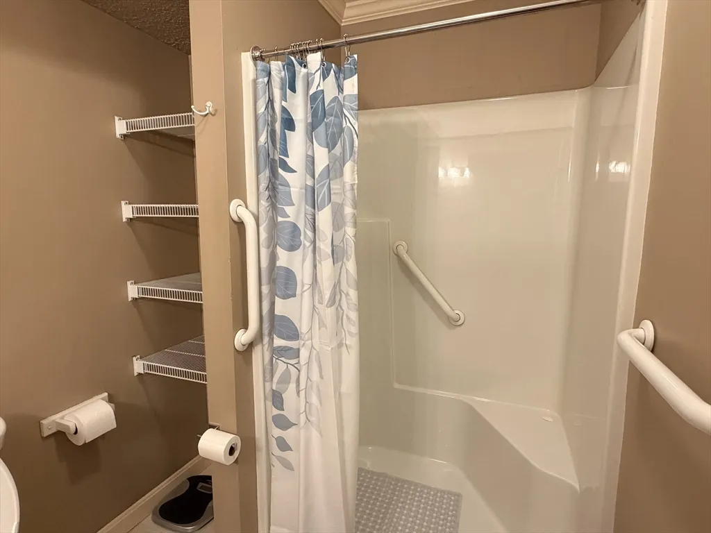 2 bed, 2 bath apartment for rent at 7 Conant Rd Unit 21, Winchester — photo 12 of 27