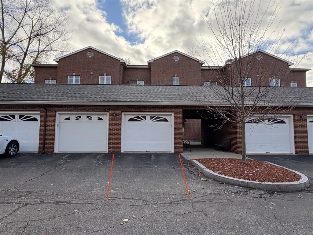 2 bed, 2 bath apartment for rent at 7 Conant Rd Unit 21, Winchester — photo 26 of 27