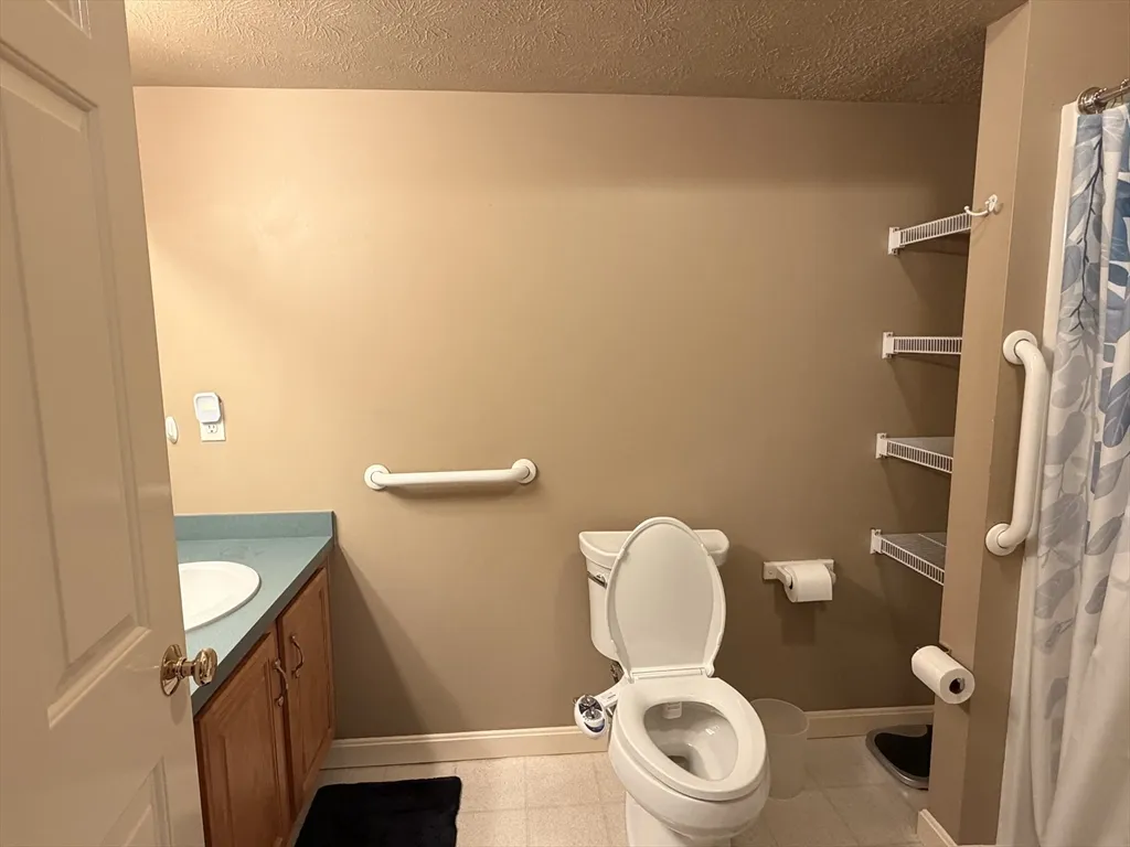 2 bed, 2 bath apartment for rent at 7 Conant Rd Unit 21, Winchester — photo 11 of 27