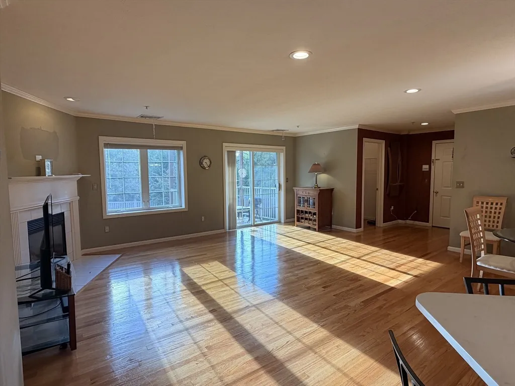 2 bed, 2 bath apartment for rent at 7 Conant Rd Unit 21, Winchester