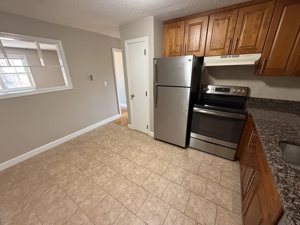 2 bed, 1 bath apartment for rent at 7 Cottage St Unit 5, Mansfield — photo 4 of 10