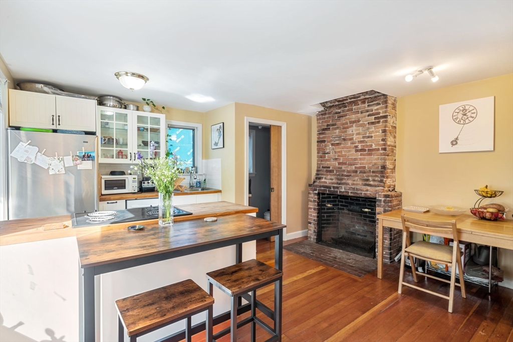 1 bed, 1 bath apartment for rent at 7 Cottage St Unit 7, Cambridgeport — photo 5 of 19