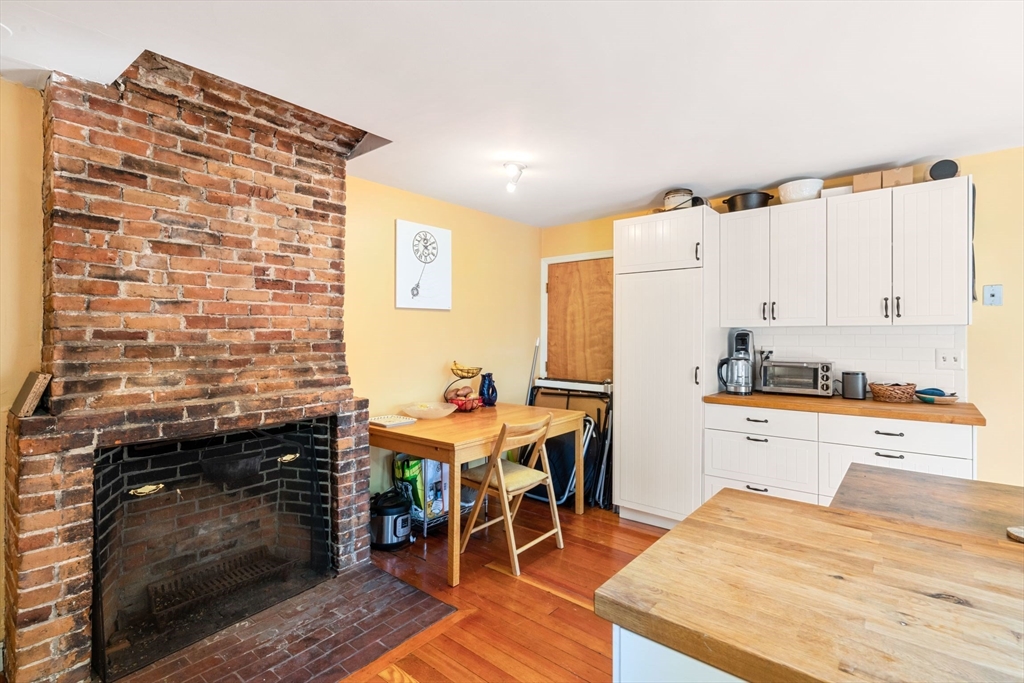 1 bed, 1 bath apartment for rent at 7 Cottage St Unit 7, Cambridgeport — photo 6 of 19
