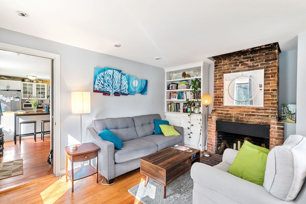 1 bed, 1 bath apartment for rent at 7 Cottage St Unit 7, Cambridgeport — photo 3 of 19