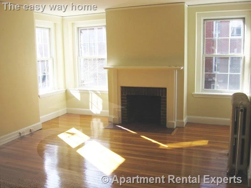 3 bed, 1 bath apartment for rent at 7 Craigie Cir Unit 1, Harvard Square