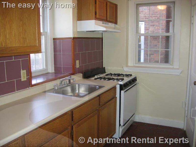 3 bed, 1 bath apartment for rent at 7 Craigie Cir Unit 1, Harvard Square — photo 2 of 19