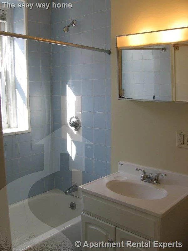 3 bed, 1 bath apartment for rent at 7 Craigie Cir Unit 1, Harvard Square — photo 4 of 19