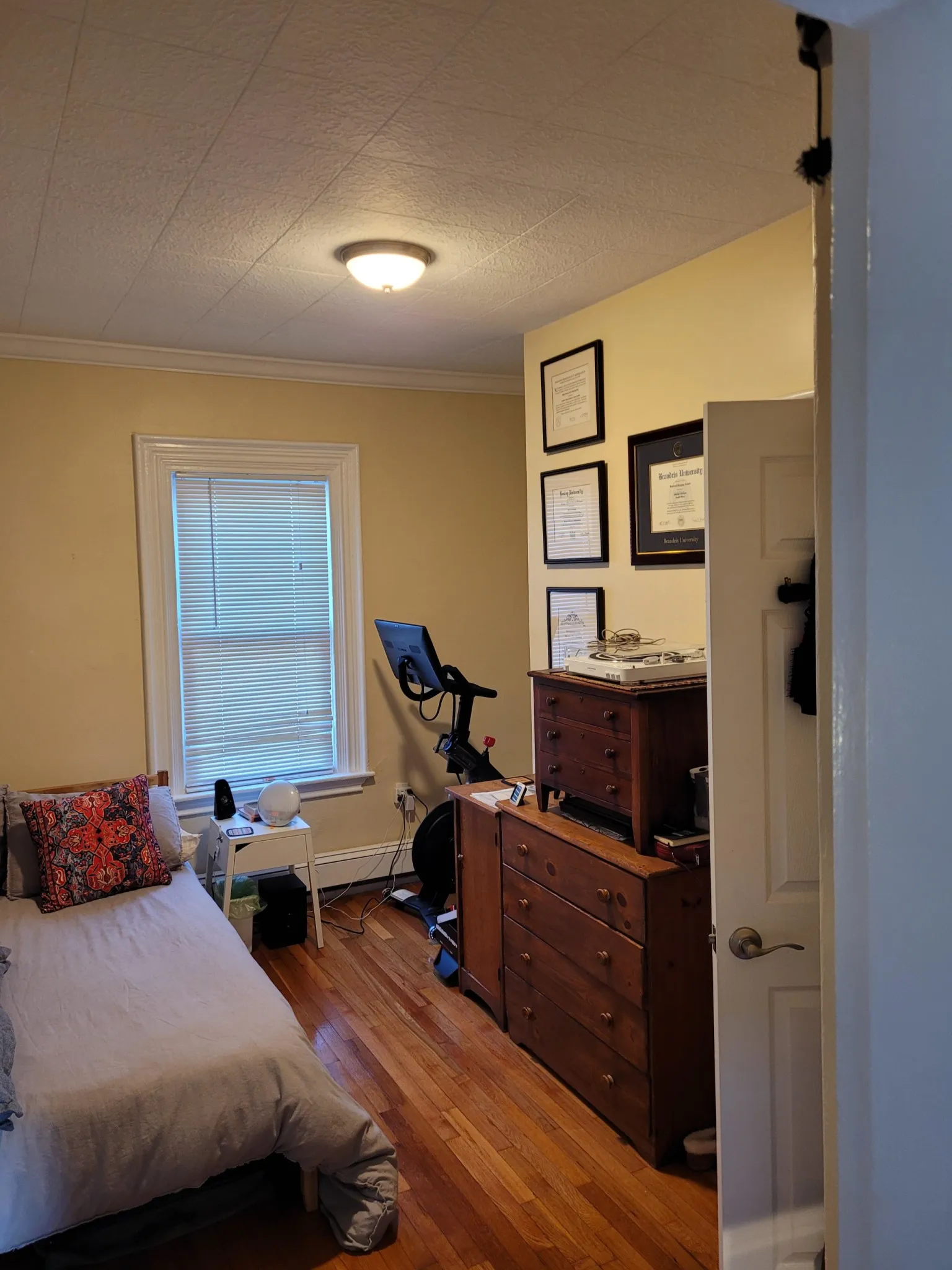 2 bed, 1 bath apartment for rent at 7 Craigie Ter Unit 1, Spring Hill — photo 3 of 12