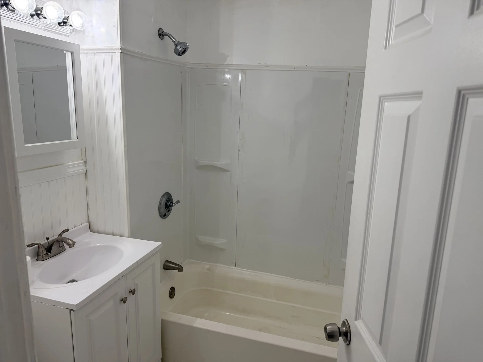 3 bed, 1 bath apartment for rent at 7 Crowell Unit 3, Dorchester — photo 4 of 9