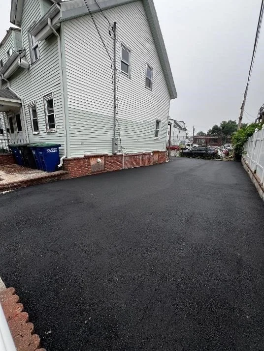 5 bed, 2 bath apartment for rent at 7 Cutter St, East Somerville — photo 3 of 6