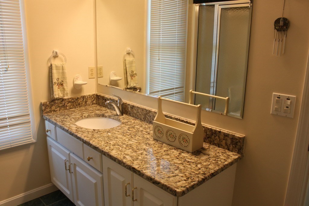 3 bed, 2 bath apartment for rent at 7 Deer Run Dr, Shrewsbury — photo 18 of 30